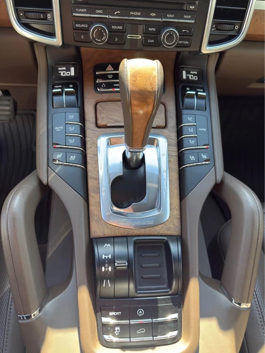 2011 Porsche 958 Cayenne - Image 13 of 15