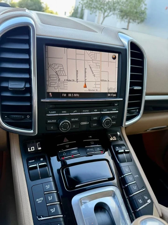 2011 Porsche 958 Cayenne - Image 14 of 17