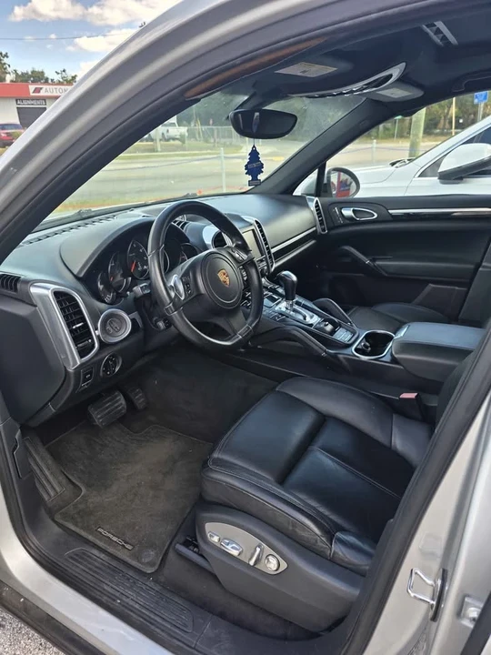 2011 Porsche 958 Cayenne - Image 6 of 9