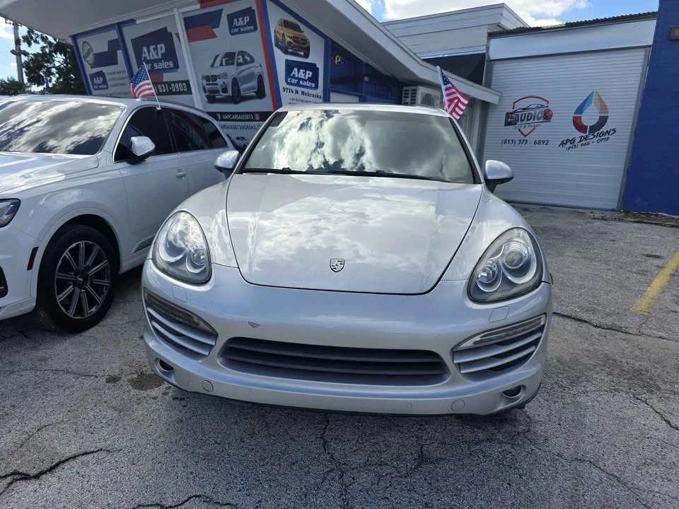 2011 Porsche 958 Cayenne - Image 2 of 9