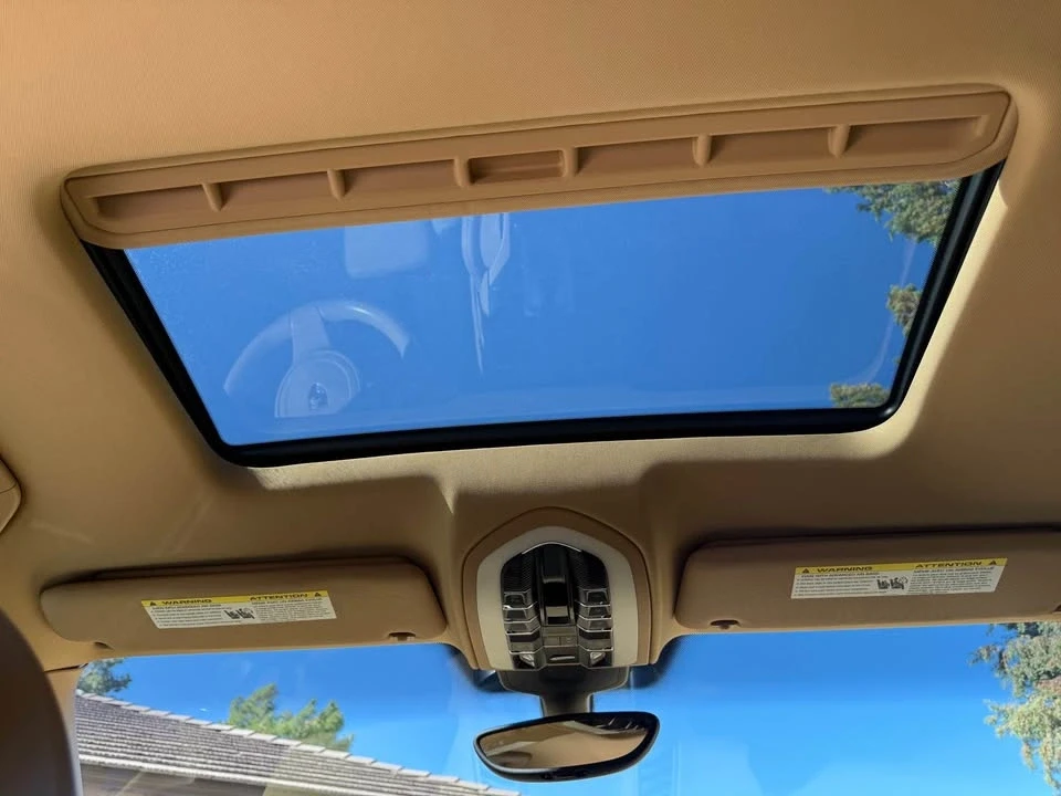 2011 Porsche 958 Cayenne - Image 14 of 16