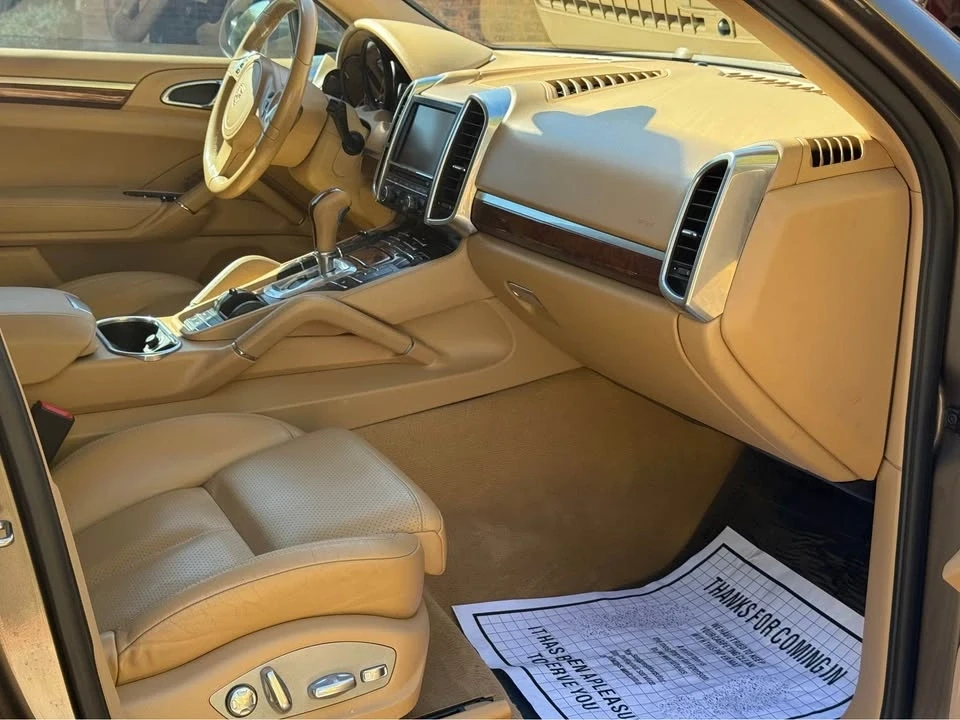 2011 Porsche 958 Cayenne - Image 9 of 16