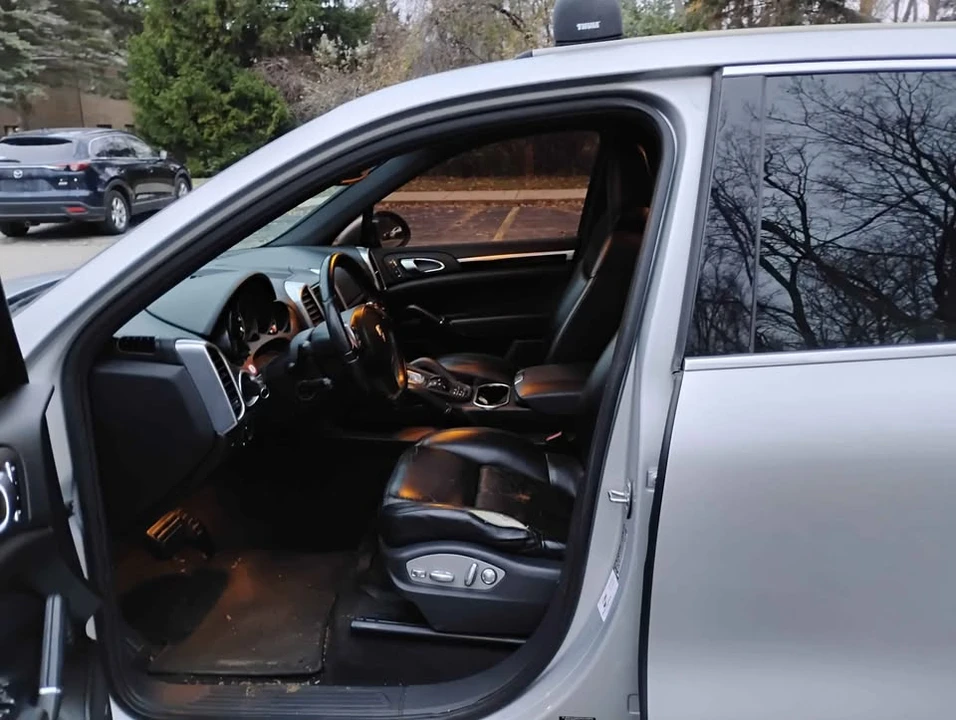 2011 Porsche 958 Cayenne - Image 13 of 15