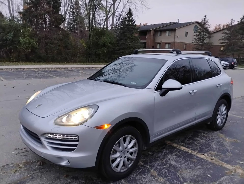 2011 Porsche 958 Cayenne - Image 3 of 15