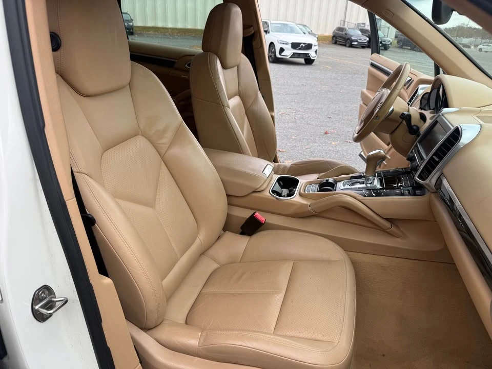 2011 Porsche 958 Cayenne - Image 16 of 19