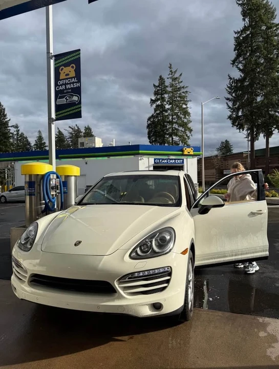 2011 Porsche 958 Cayenne - Image 10 of 12