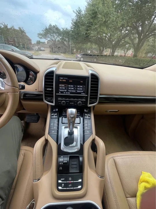 2011 Porsche 958 Cayenne - Image 14 of 17
