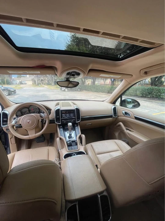2011 Porsche 958 Cayenne - Image 16 of 17
