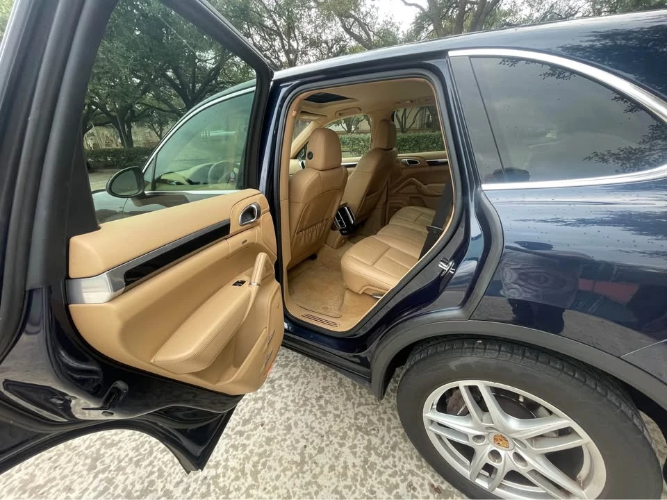 2011 Porsche 958 Cayenne - Image 9 of 17