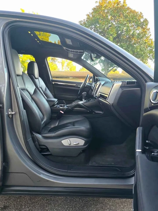2011 Porsche 958 Cayenne - Image 13 of 19