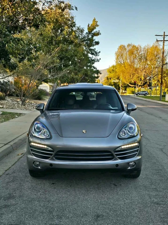 2011 Porsche 958 Cayenne - Image 2 of 19