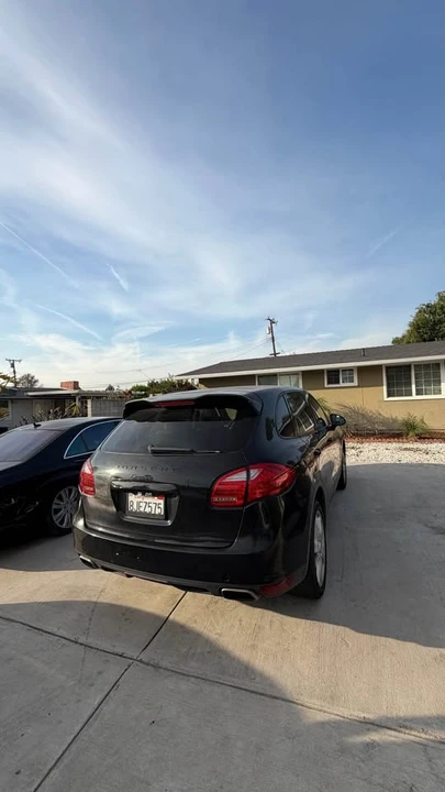 2011 Porsche 958 Cayenne - Image 2 of 6