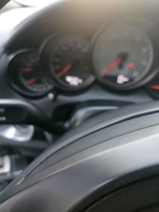 2011 Porsche 958 Cayenne S - Image 11 of 20