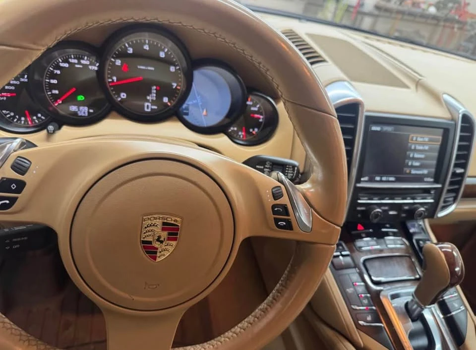2011 Porsche 958 Cayenne - Image 8 of 9