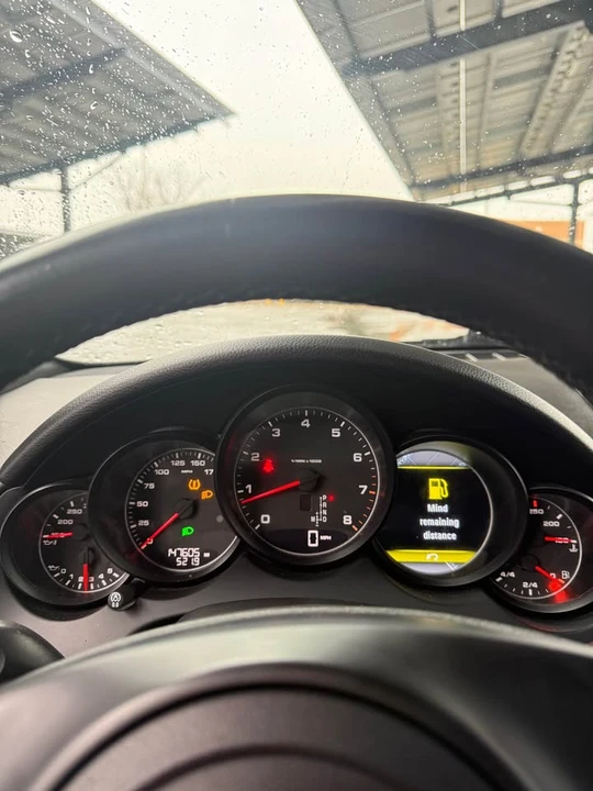 2011 Porsche 958 Cayenne - Image 16 of 16