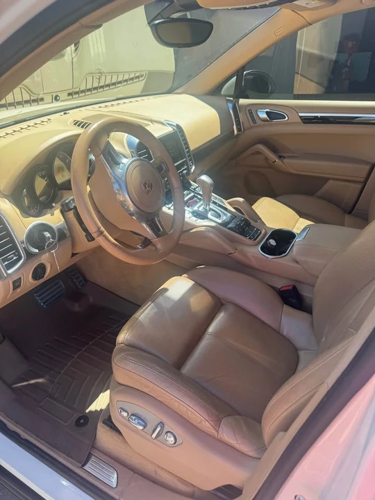2011 Porsche 958 Cayenne - Image 4 of 12