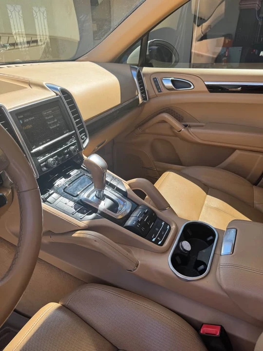 2011 Porsche 958 Cayenne - Image 6 of 12