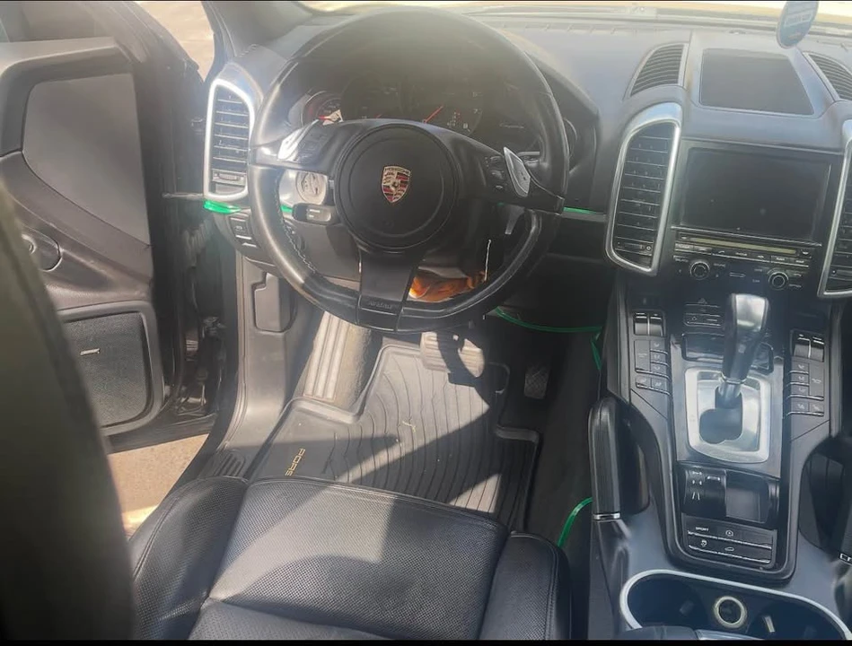 2011 Porsche 958 Cayenne - Image 8 of 14