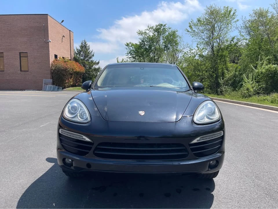 2011 Porsche 958 Cayenne - Image 2 of 11