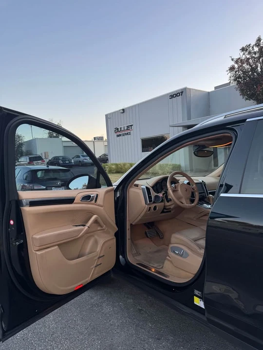 2011 Porsche 958 Cayenne - Image 2 of 9