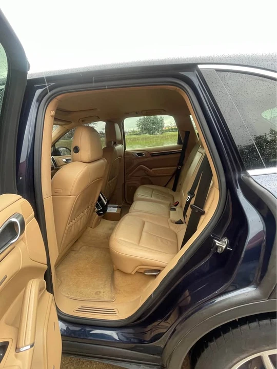 2011 Porsche 958 Cayenne - Image 12 of 18