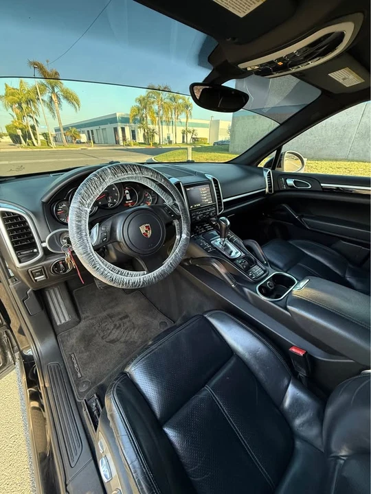 2011 Porsche 958 Cayenne - Image 10 of 18