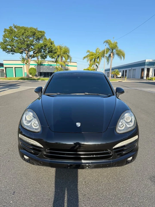 2011 Porsche 958 Cayenne - Image 2 of 18