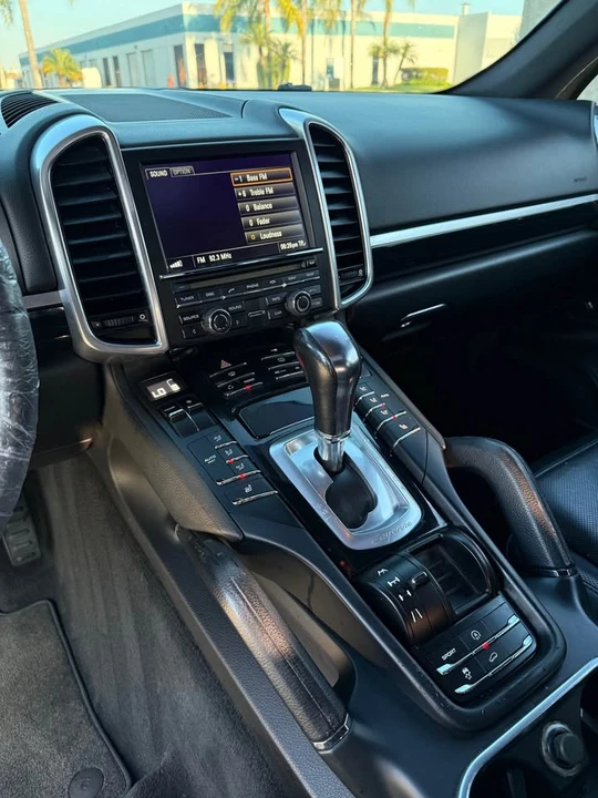 2011 Porsche 958 Cayenne - Image 11 of 18
