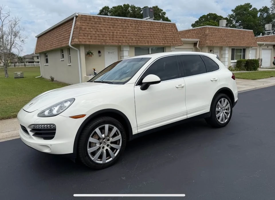 2011 Porsche 958 Cayenne - Image 2 of 7