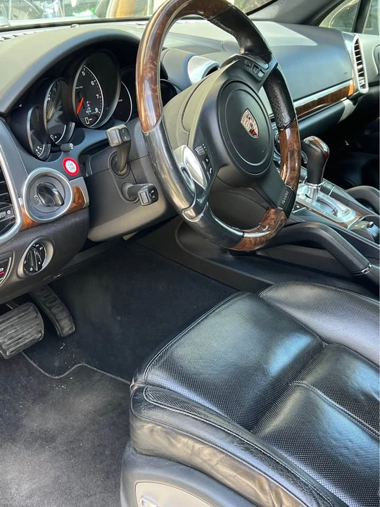 2011 Porsche 958 Cayenne - Image 8 of 20