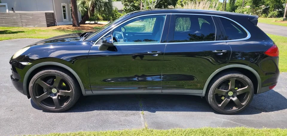2011 Porsche 958 Cayenne - Image 2 of 13