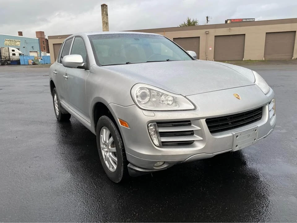 2011 Porsche 958 Cayenne - Image 2 of 11