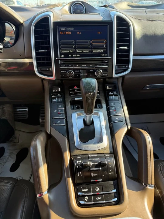 2011 Porsche 958 Cayenne Turbo - Image 12 of 12