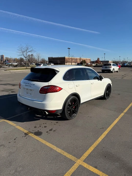 2011 Porsche 958 Cayenne Turbo - Image 5 of 12