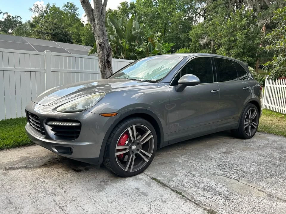2011 Porsche 958 Cayenne Turbo - Image 2 of 12