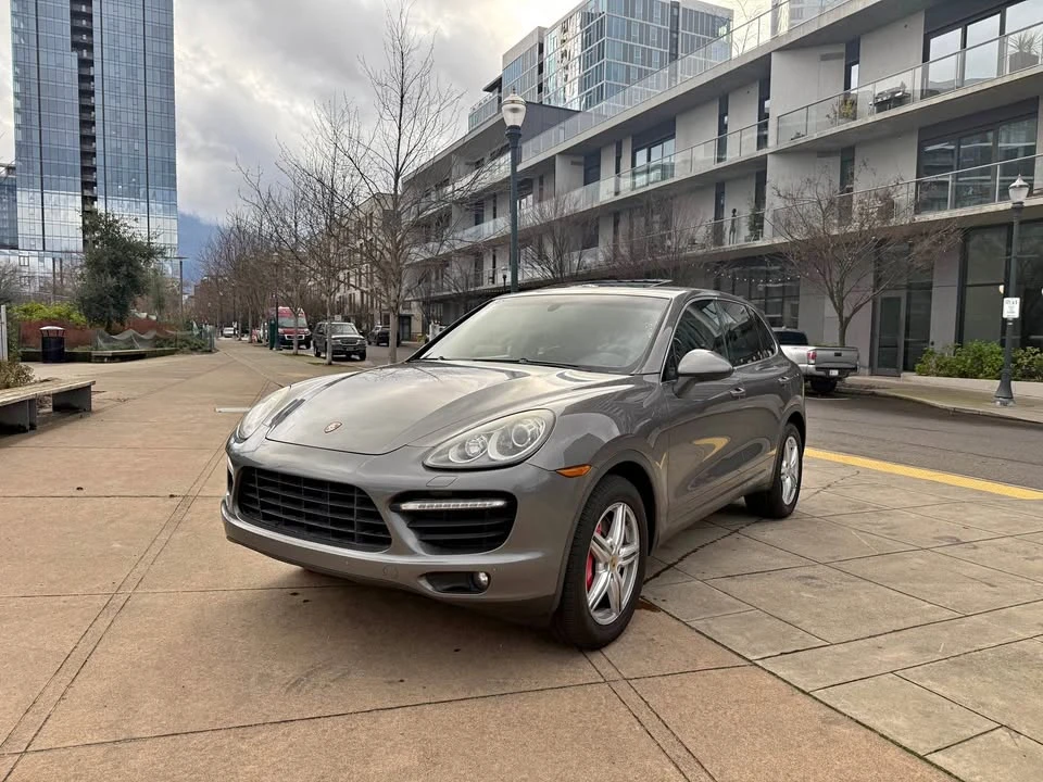 2011 Porsche 958 Cayenne Turbo - Image 2 of 17