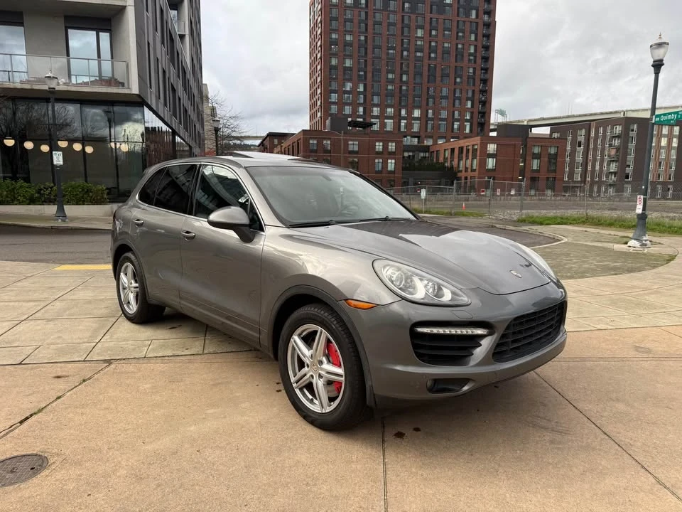 2011 Porsche 958 Cayenne Turbo - Image 9 of 17