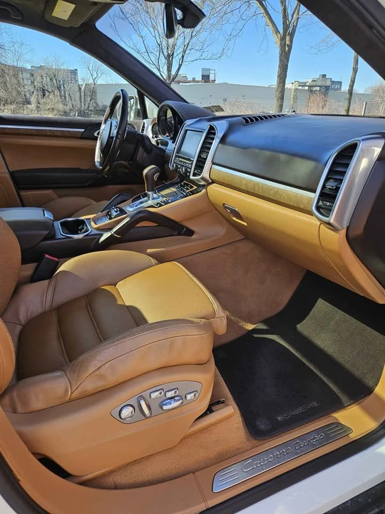 2011 Porsche 958 Cayenne Turbo - Image 10 of 20