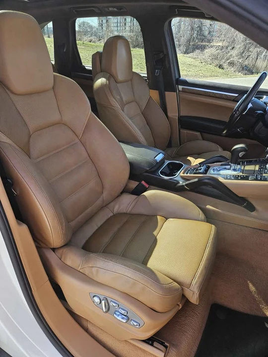 2011 Porsche 958 Cayenne Turbo - Image 18 of 20