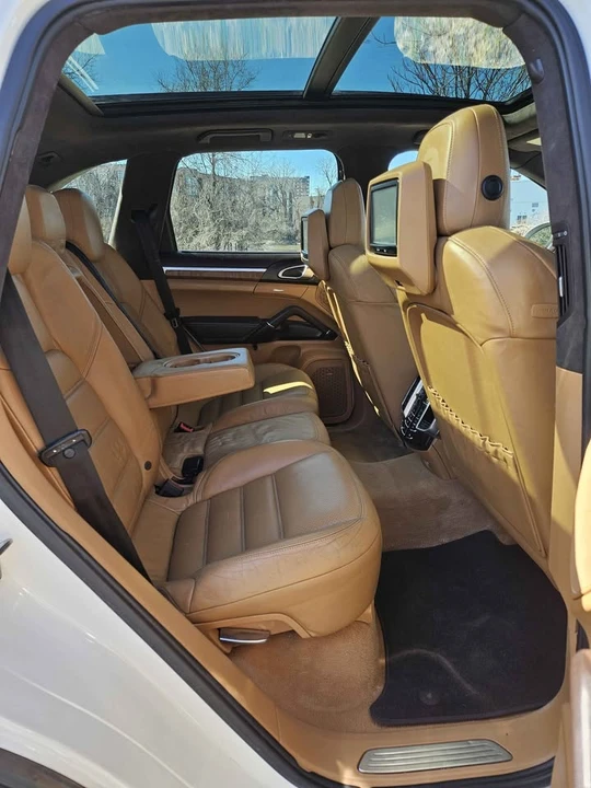 2011 Porsche 958 Cayenne Turbo - Image 11 of 20