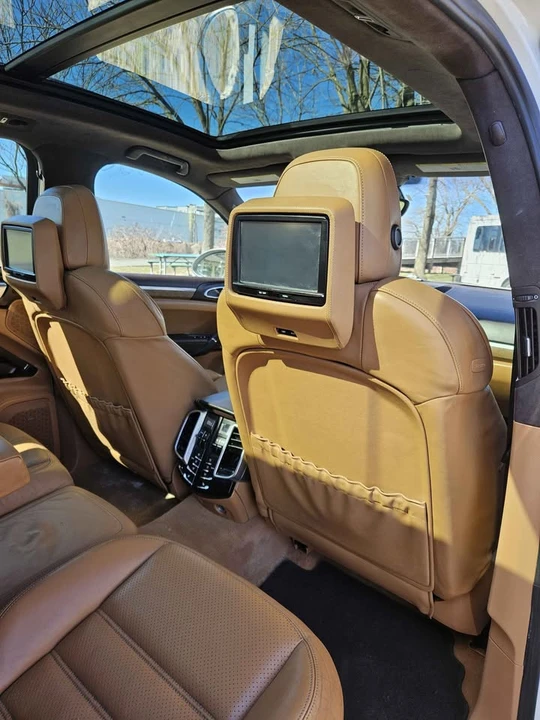 2011 Porsche 958 Cayenne Turbo - Image 12 of 20