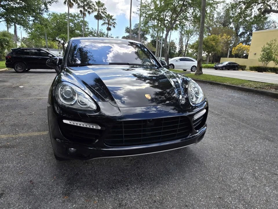 2011 Porsche 958 Cayenne Turbo - Image 2 of 15