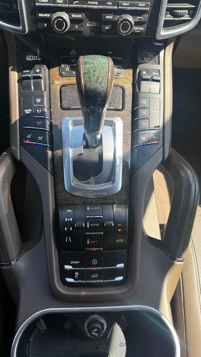 2011 Porsche 958 Cayenne Turbo - Image 11 of 18