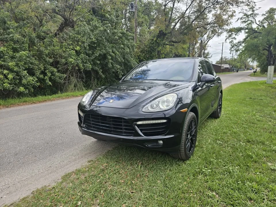 2011 Porsche 958 Cayenne Turbo - Image 2 of 20