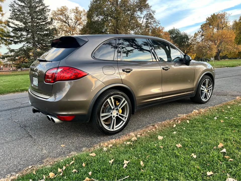 2011 Porsche 958 Cayenne Turbo - Image 2 of 11