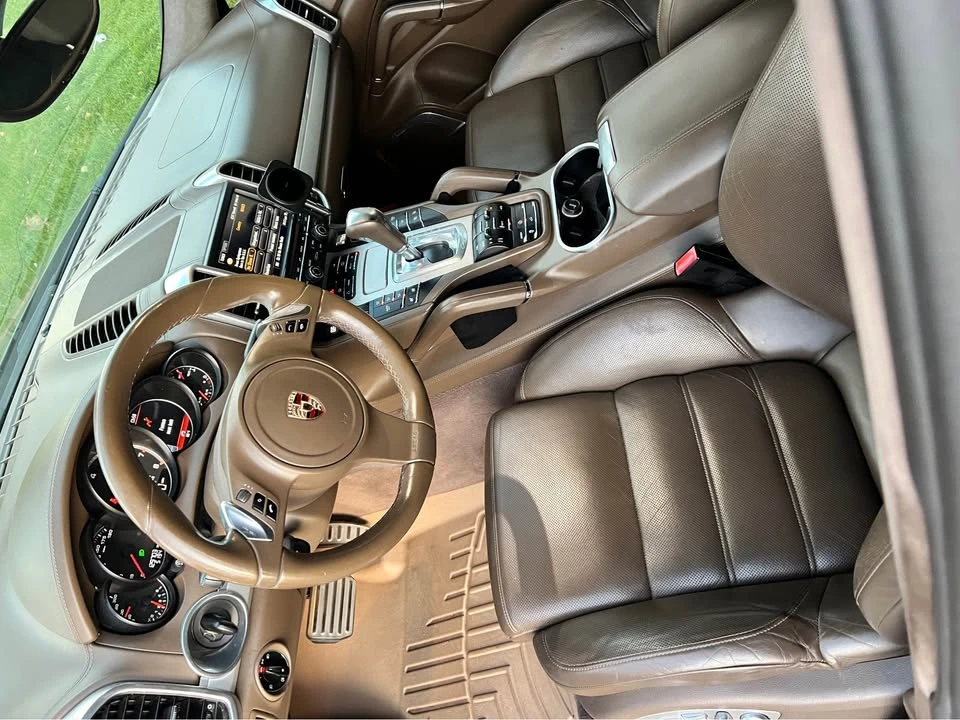 2011 Porsche 958 Cayenne Turbo - Image 10 of 11
