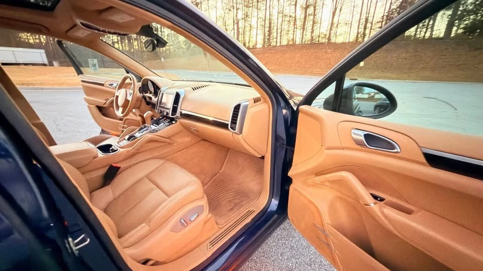 2011 Porsche 958 Cayenne - Image 17 of 19