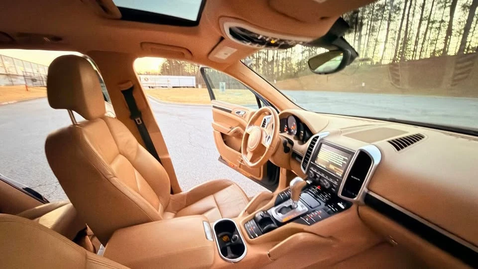 2011 Porsche 958 Cayenne - Image 16 of 19