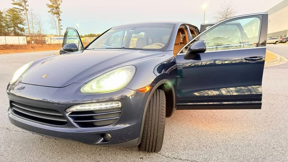 2011 Porsche 958 Cayenne - Image 8 of 20