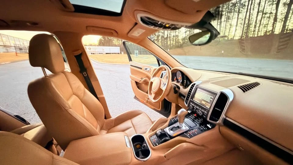 2011 Porsche 958 Cayenne - Image 16 of 20